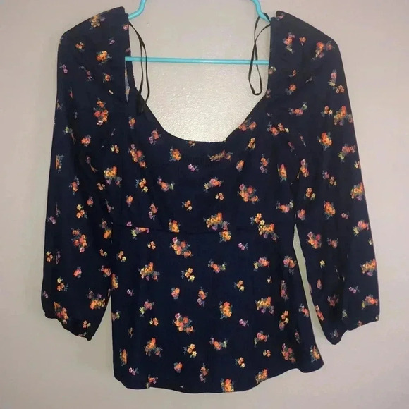 4Si3nna Women’s Blue Gathered Floral Blouse - Picture 7 of 8